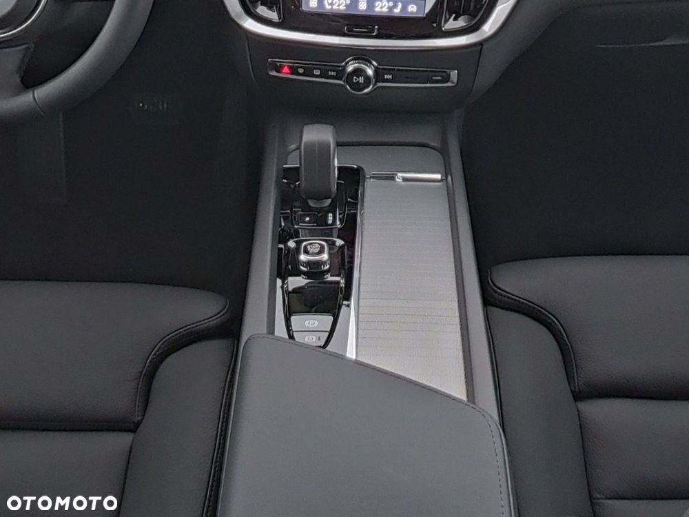 Volvo V60 B4 B DKG Plus Dark - 6