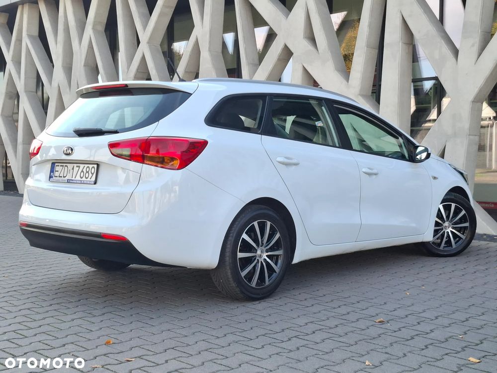 Kia Ceed 1.4 CVVT Dream Team Edition - 13