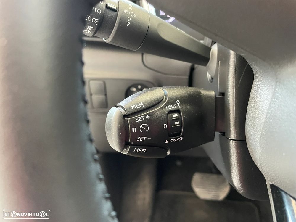 Citroën C3 1.2 PureTech Shine EAT6 - 22