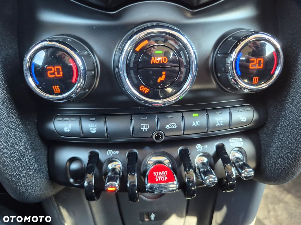 MINI ONE 60 Years - 26