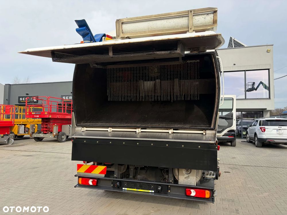 Renault D 12 zamiatarka - 31