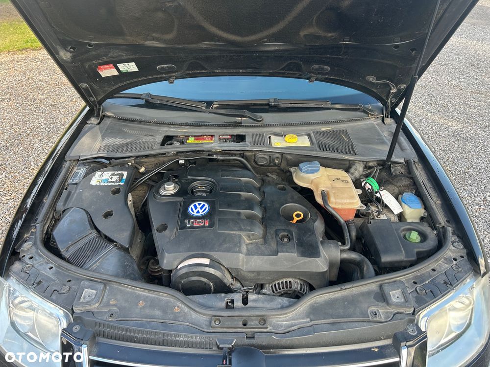 Volkswagen Passat 1.9 TDI Highline - 5