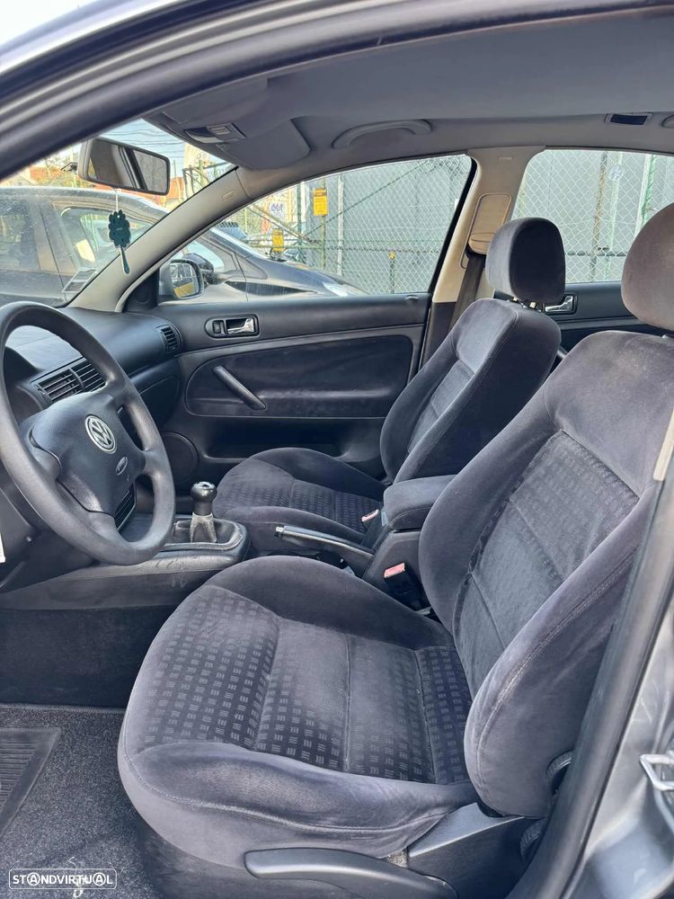 VW Passat 1.9 TDi Confortline - 3