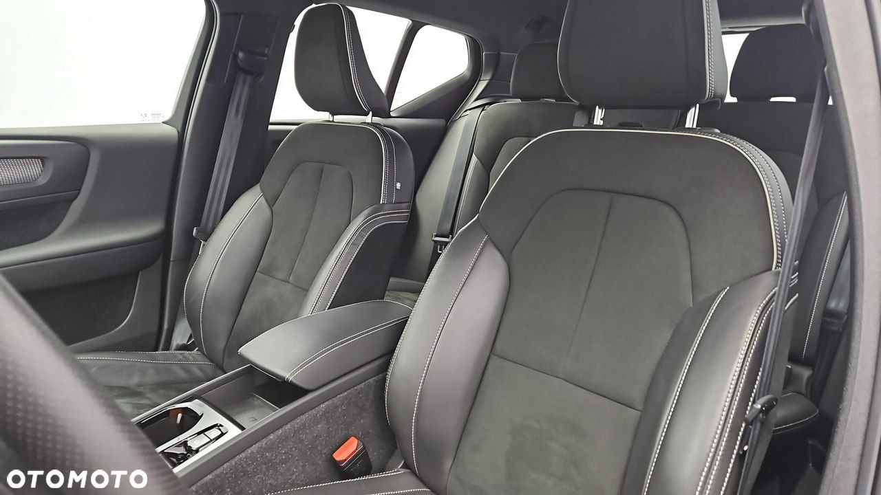Volvo XC 40 T5 Plug-In Hybrid R-Design - 11
