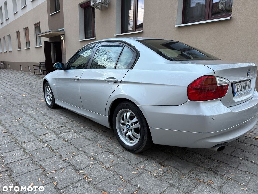 BMW Seria 3 318i - 5
