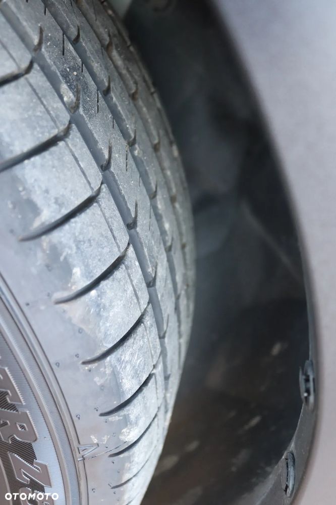 Ford Kuga 2.0 TDCi 2x4 Business Edition - 21