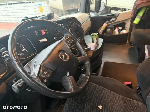 Mercedes-Benz actros - 8