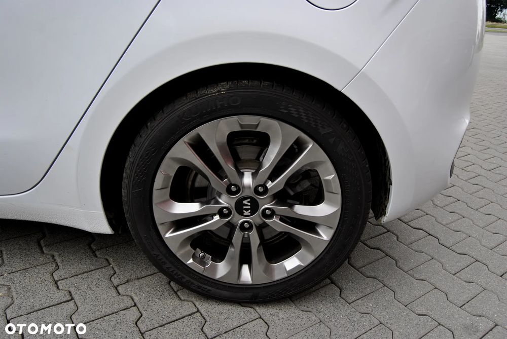 Kia Ceed 1.6 GDI Spirit - 12