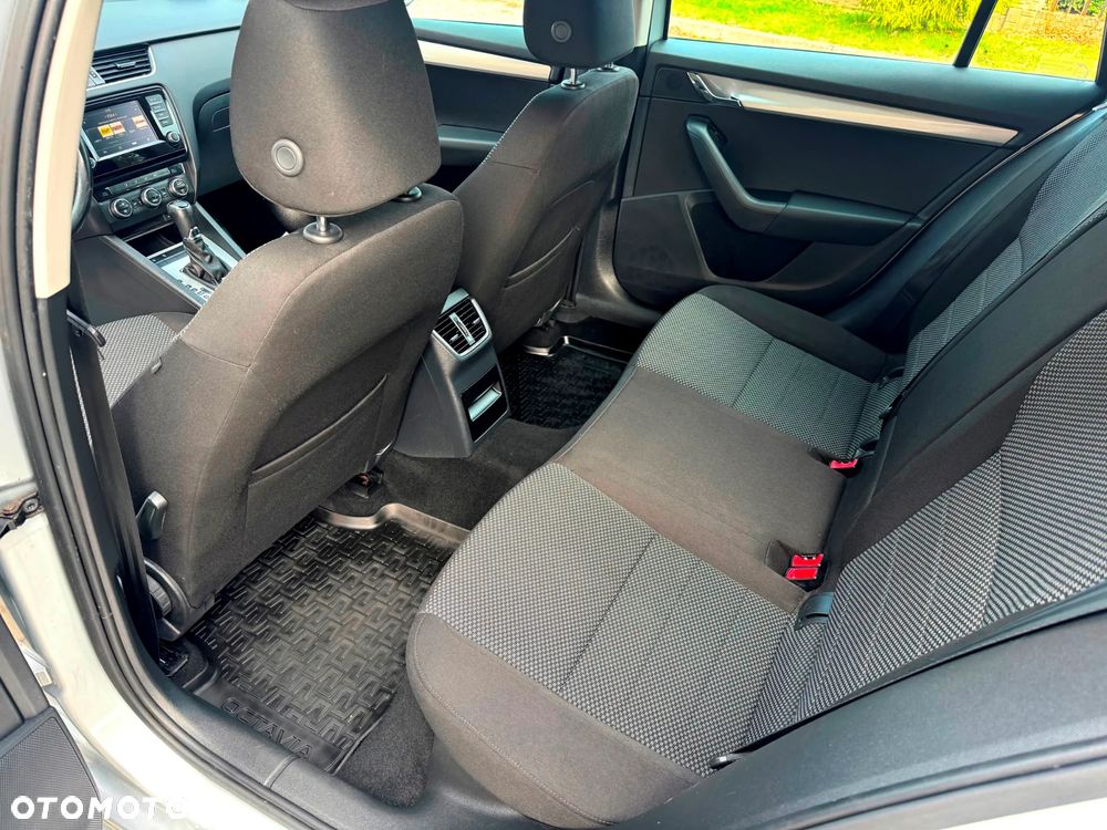 Skoda Octavia 1.6 TDI Style DSG - 12