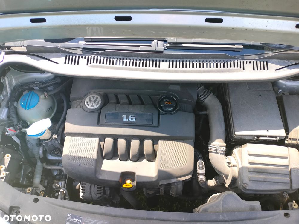 Volkswagen Touran 1.6 Basis - 8