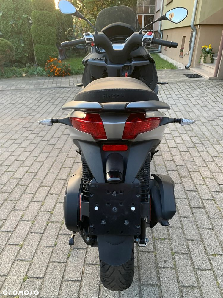 Piaggio MP-3 - 5