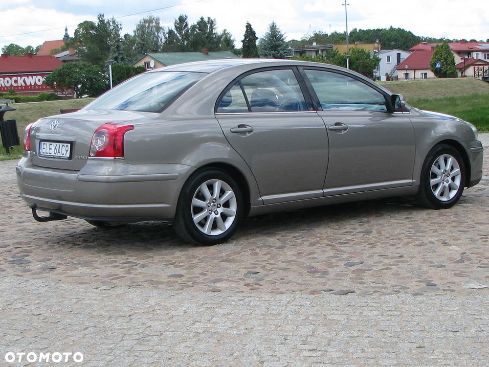 Toyota Avensis 2.0 VVT-i Executive - 5
