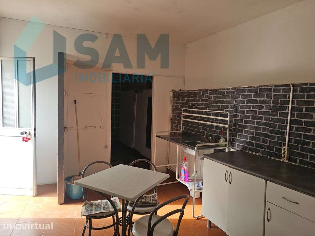 Duas casas Arrecadação Barro Torres Vedras - Grande imagem: 5/23