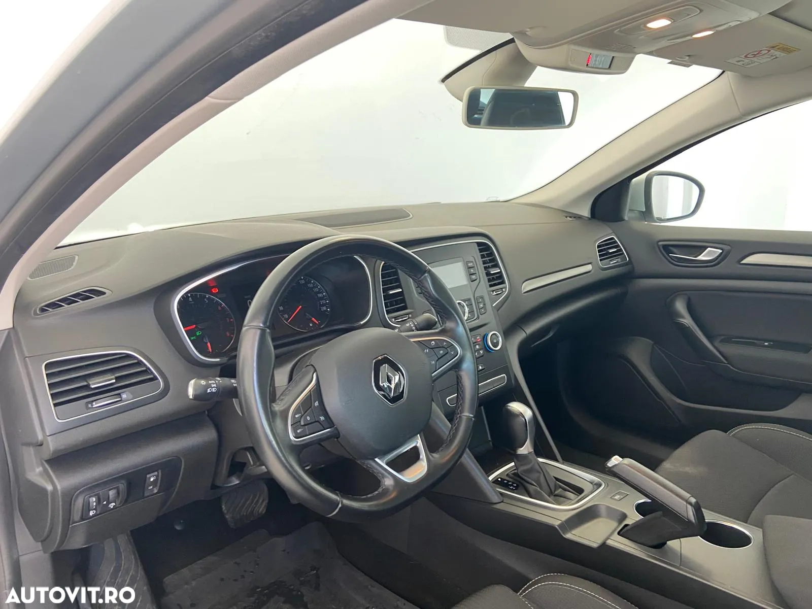 Renault Megane TCe EDC Zen - 6