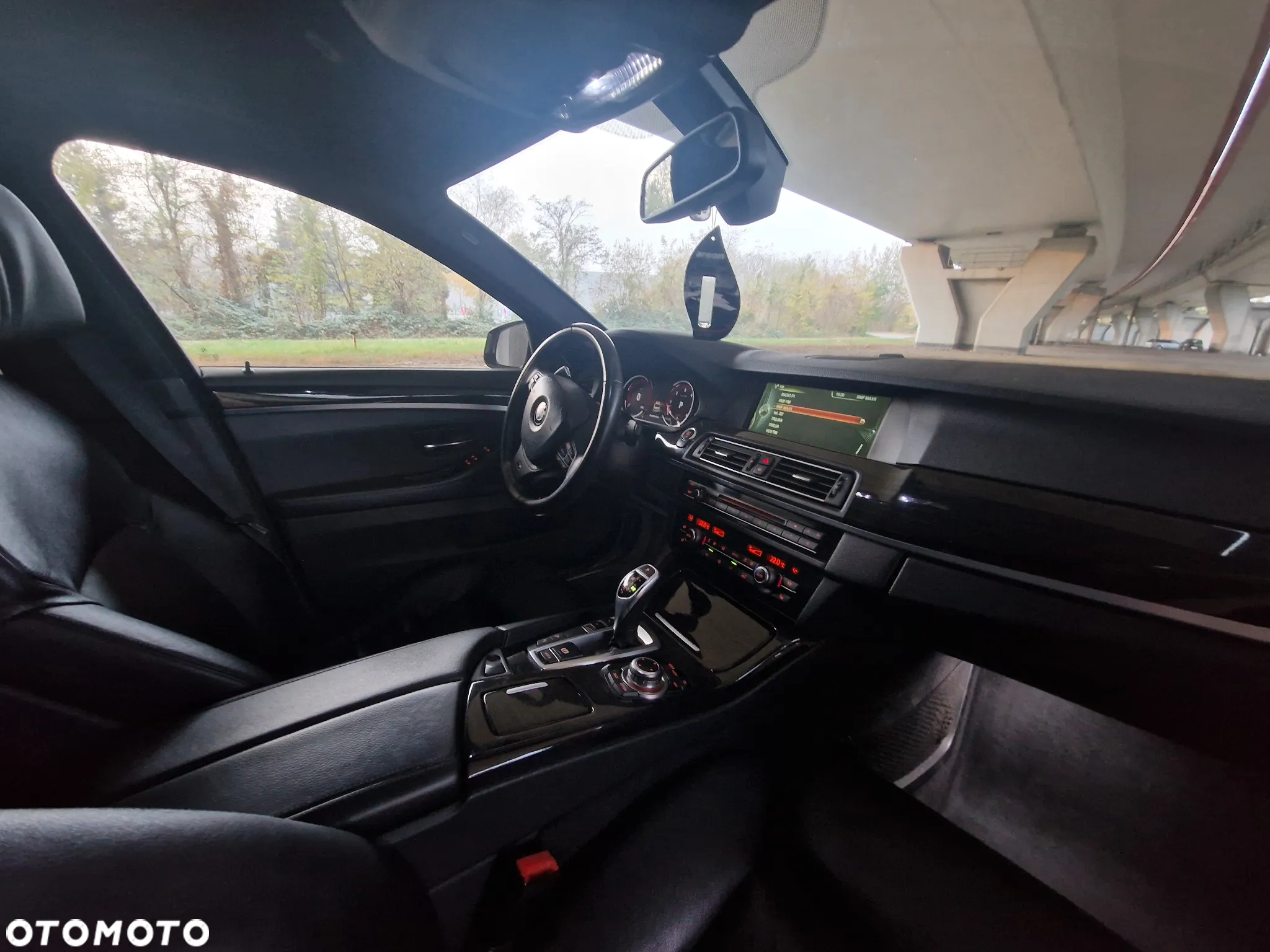 BMW Seria 5 530d xDrive - 15