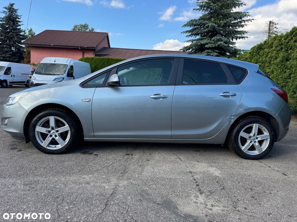 Opel Astra 1.4 Turbo ecoFLEX Start/Stop 150 Jahre - 26