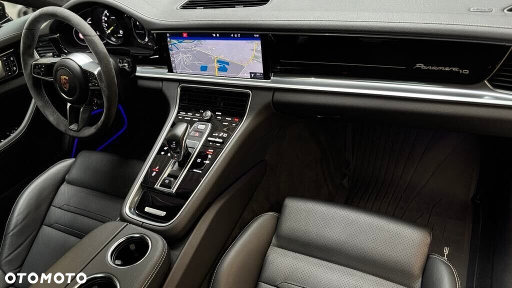 Porsche Panamera - 17