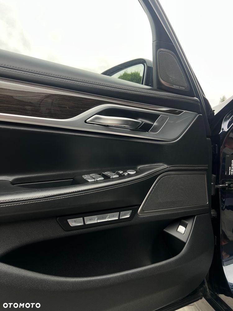 BMW Seria 7 750d xDrive - 13