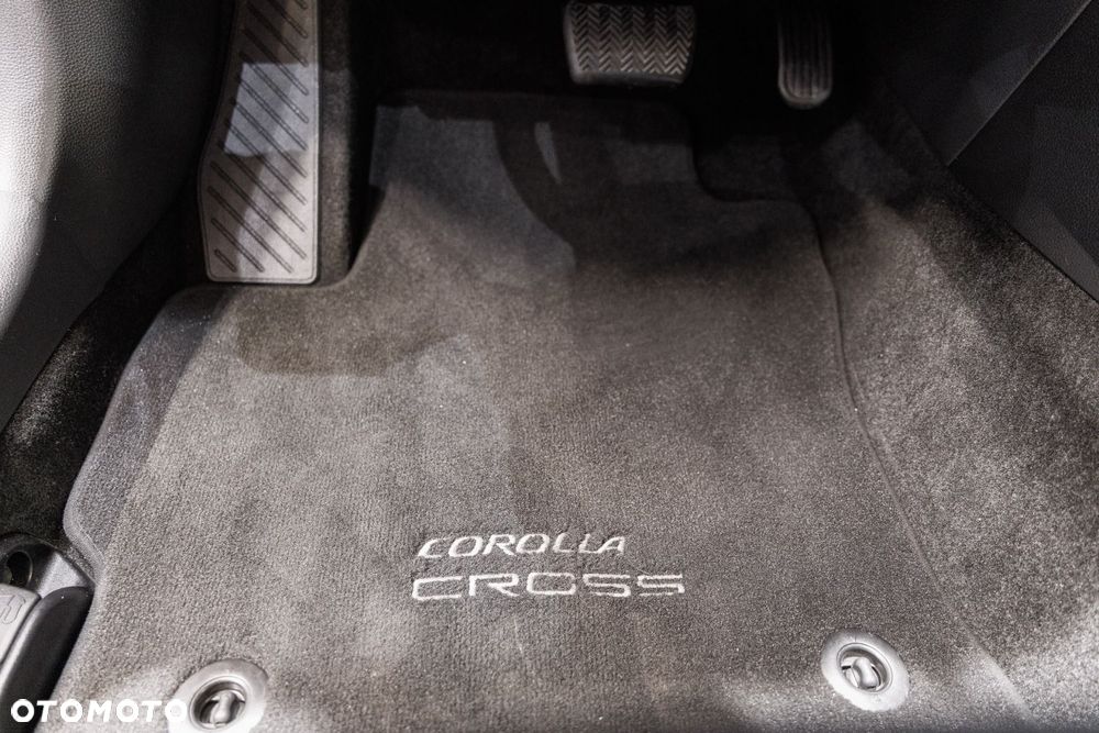 Toyota Corolla Cross - 24