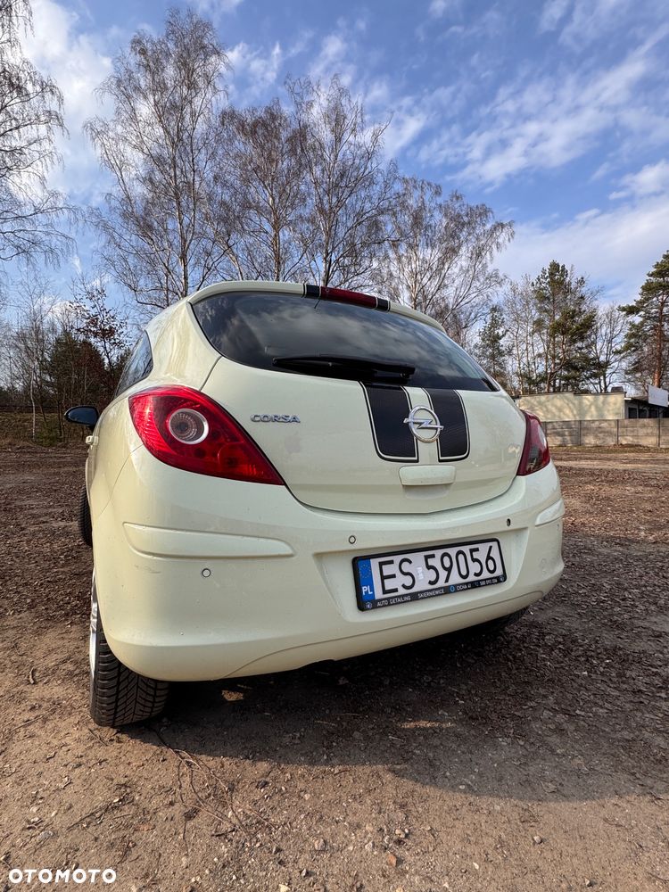 Opel Corsa 1.4 16V Cosmo - 7