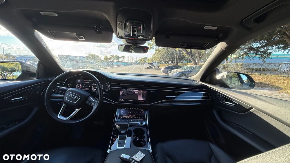 Audi Q8 55 TFSI quattro tiptronic - 13