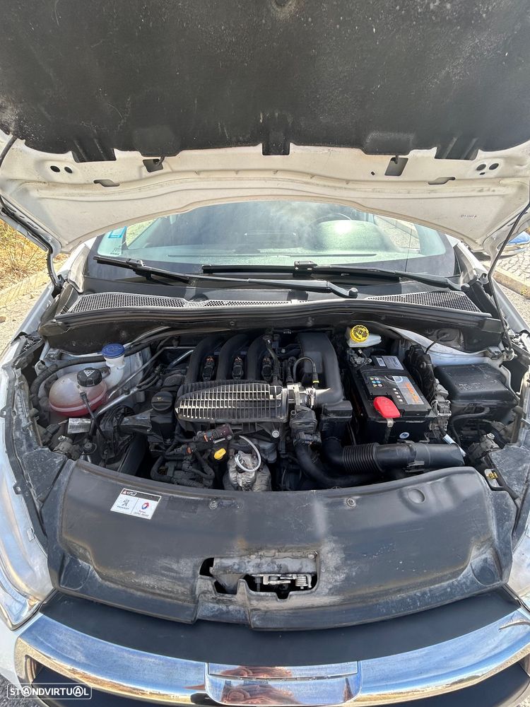 Peugeot 208 1.2 PureTech Style - 32