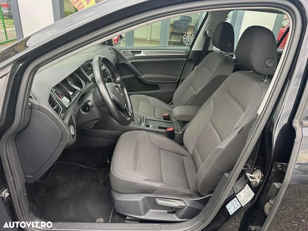 Volkswagen Golf - 9