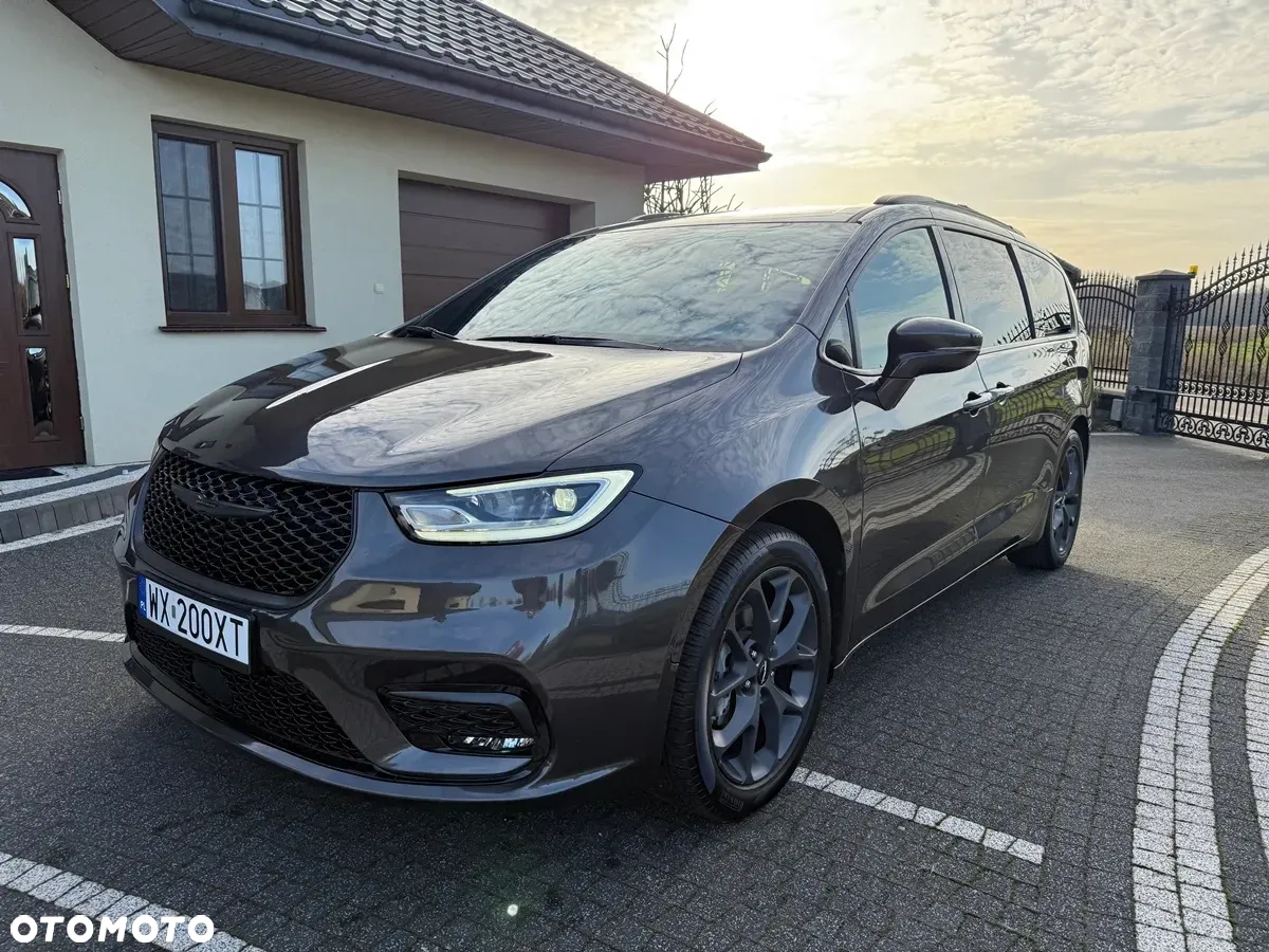 Chrysler Pacifica - 16