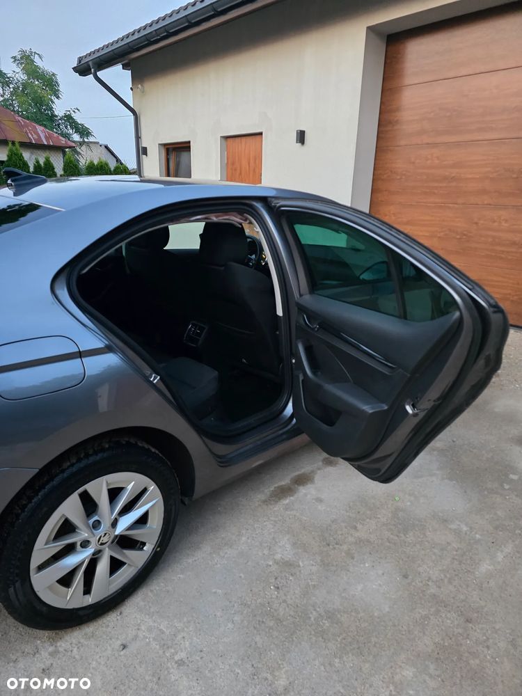 Skoda Octavia 2.0 TDI Ambition DSG - 13