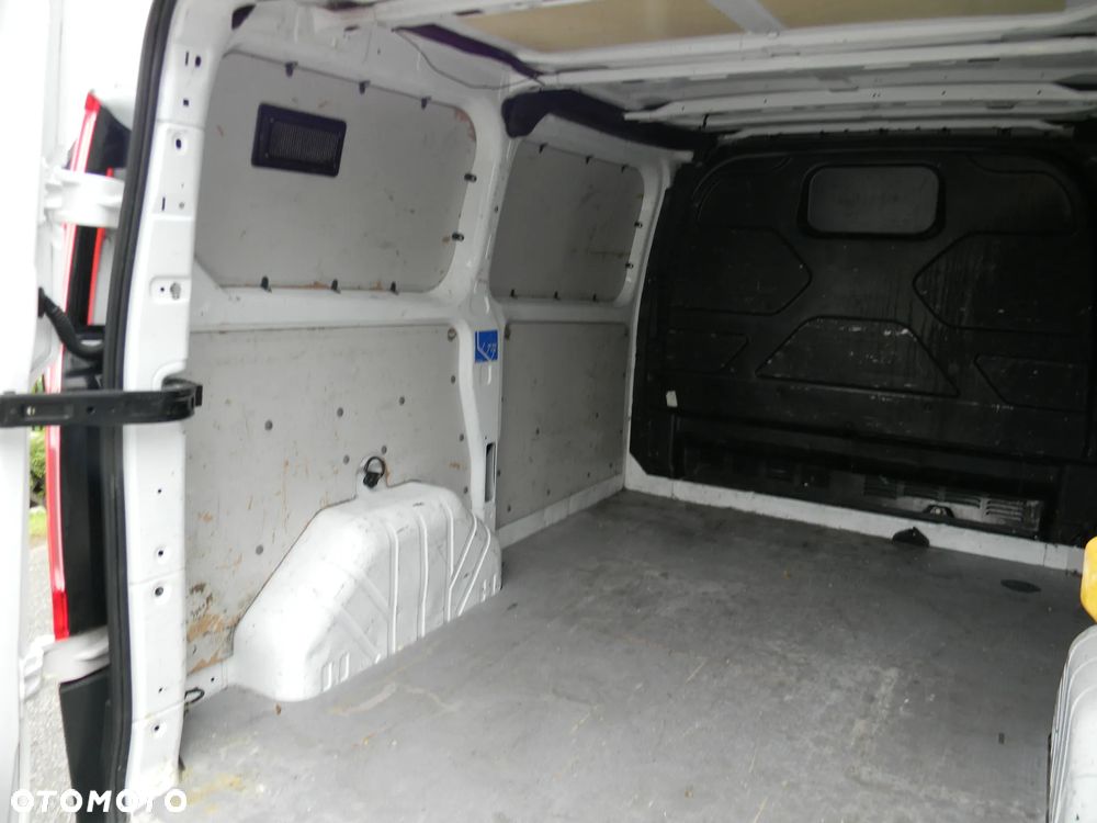 Ford Transit Custom - 8