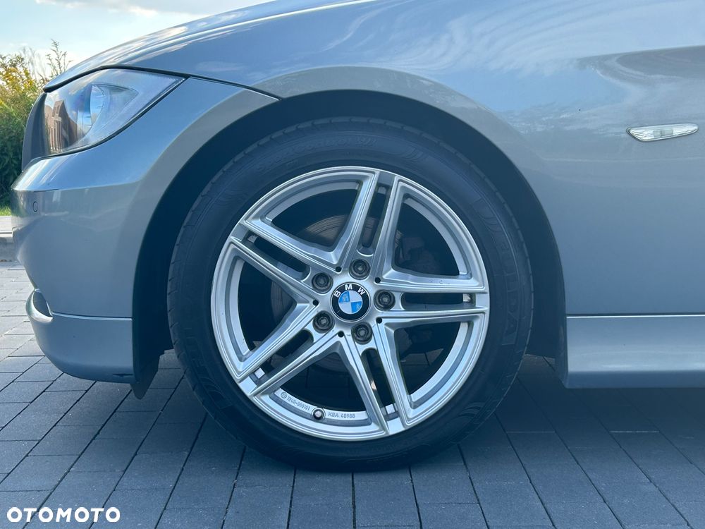 BMW Seria 3 320i - 9