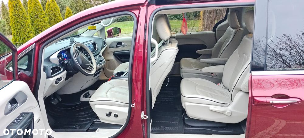 Chrysler Pacifica - 34