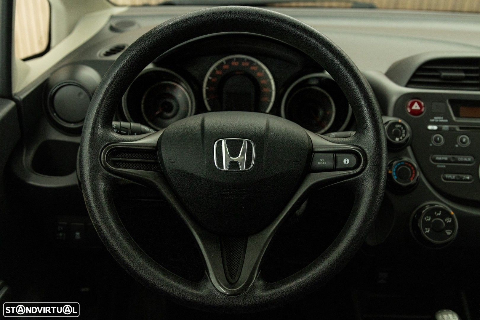 Honda Jazz 1.2 i-VTEC 50 Anos Edition - 17