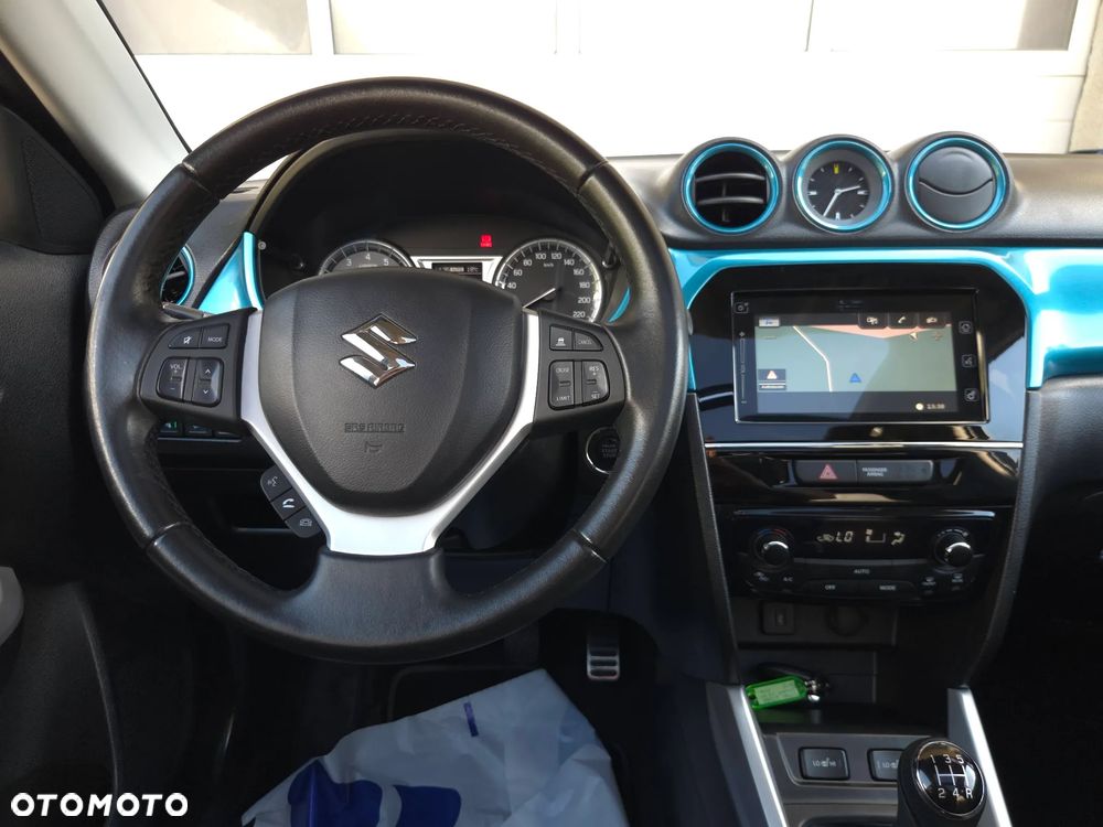 Suzuki Vitara 1.6 Premium 4WD - 23