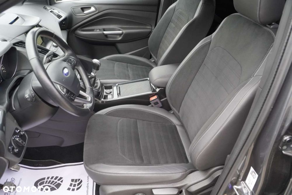 Ford Kuga 1.5 EcoBoost 2x4 ST-Line - 11