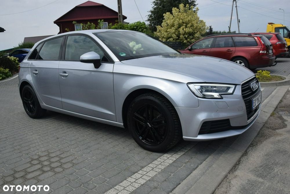 Audi A3 Sportback 1.0 TFSI design - 9