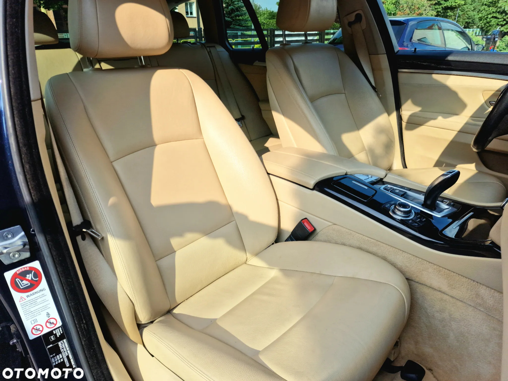 BMW Seria 5 520d xDrive - 14