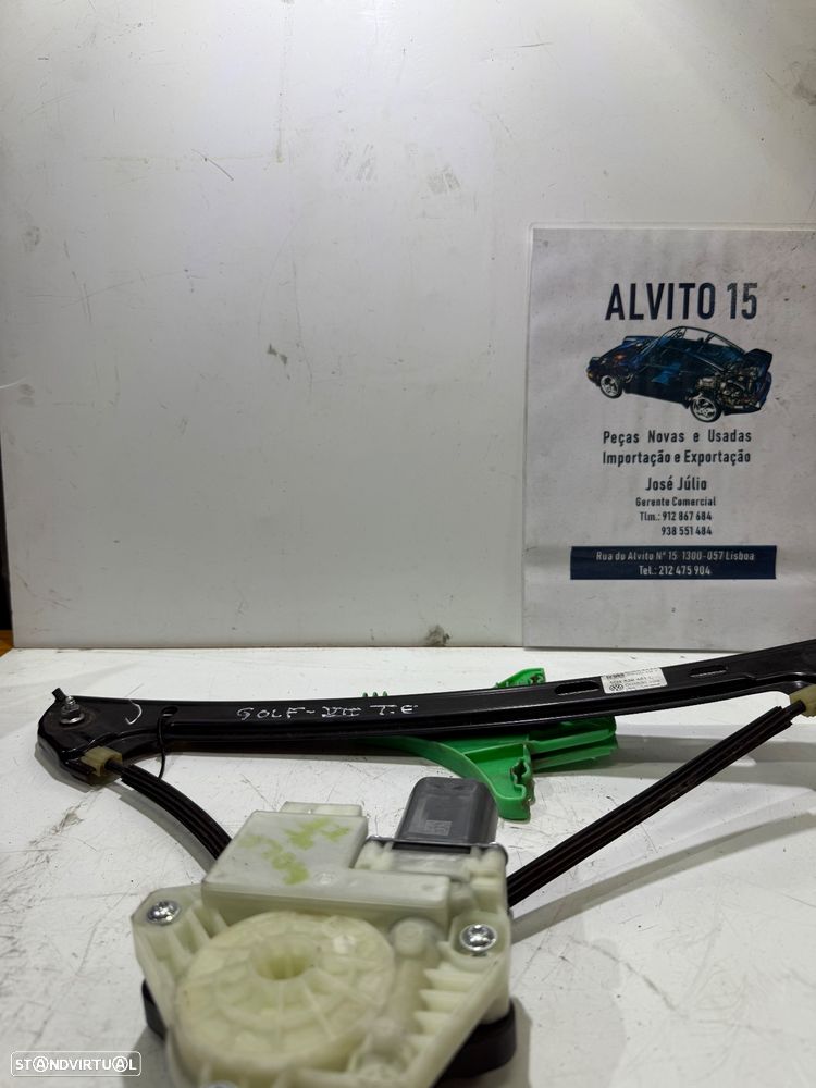 Elevador trás esquerdo Volkswagen Golf VII de 2013 a 2017 | 5G4839461C - 5Q4959811D - C03535103 - A63081111 - BROSE - 1