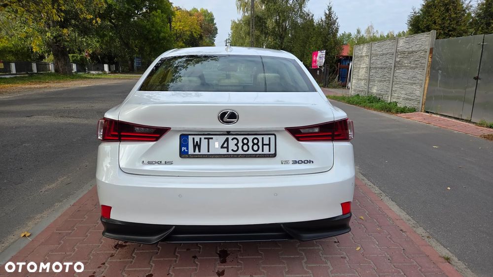 Lexus IS 300h Prestige - 6