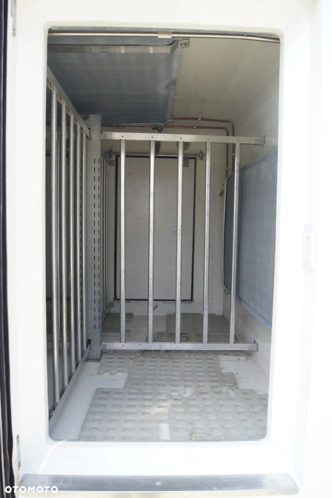 Volkswagen Crafter komorówka mrożnia - 10