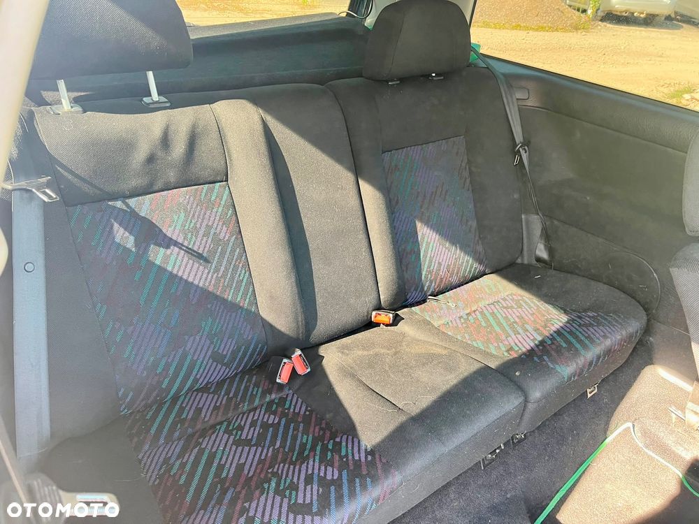Volkswagen Golf 1.6 CL - 16