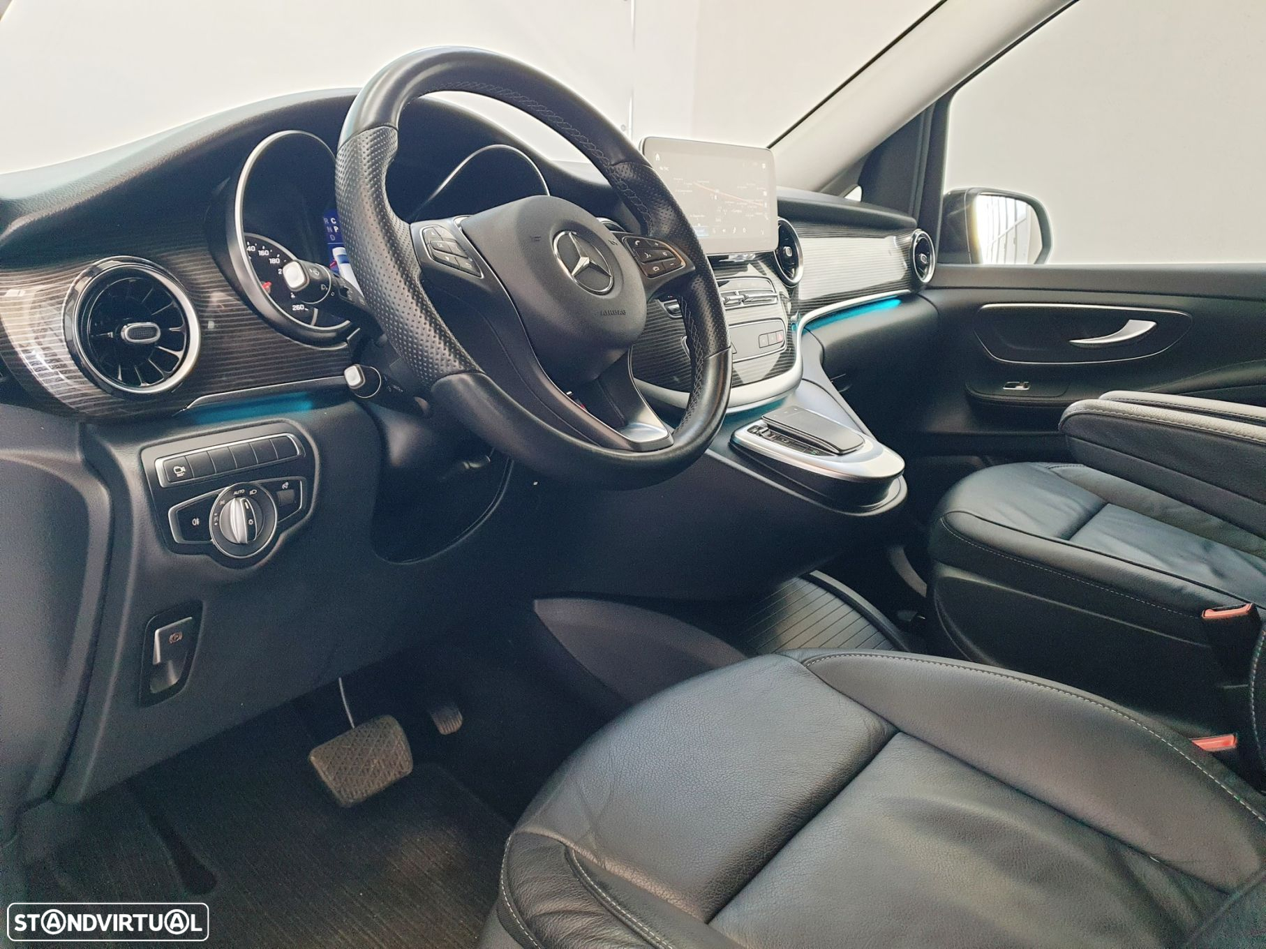 Mercedes-Benz V 300 d Longo Avantgarde - 13