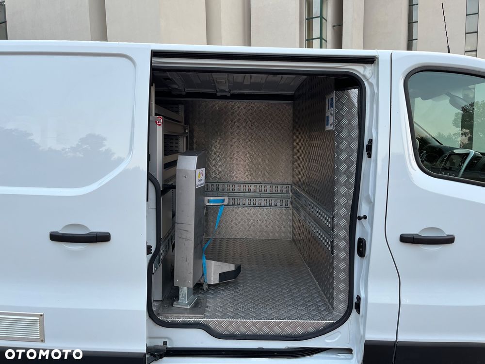Renault Trafic - 25