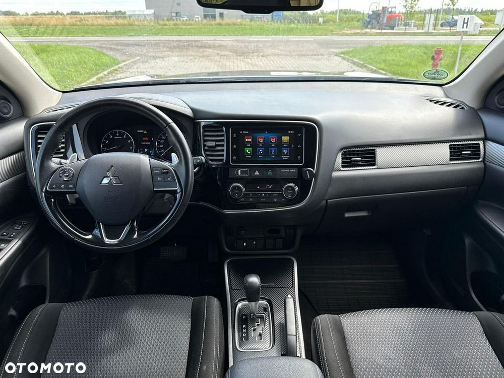 Mitsubishi Outlander 2.0 Intense Comfort 4WD CVT - 28