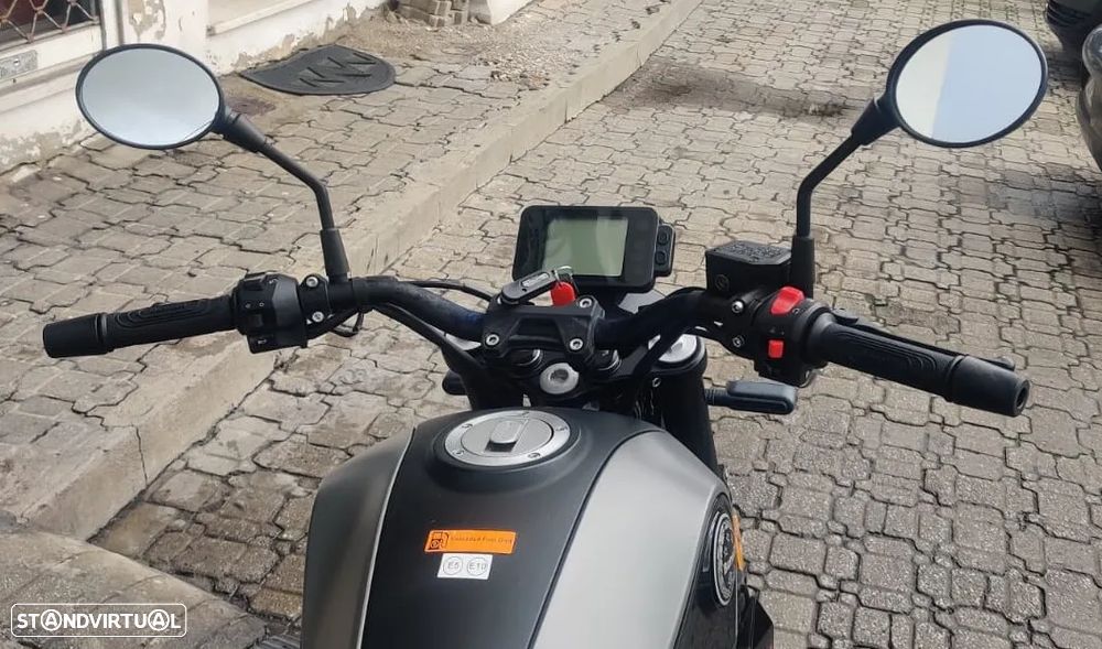 Benelli Leoncino 125 - 11