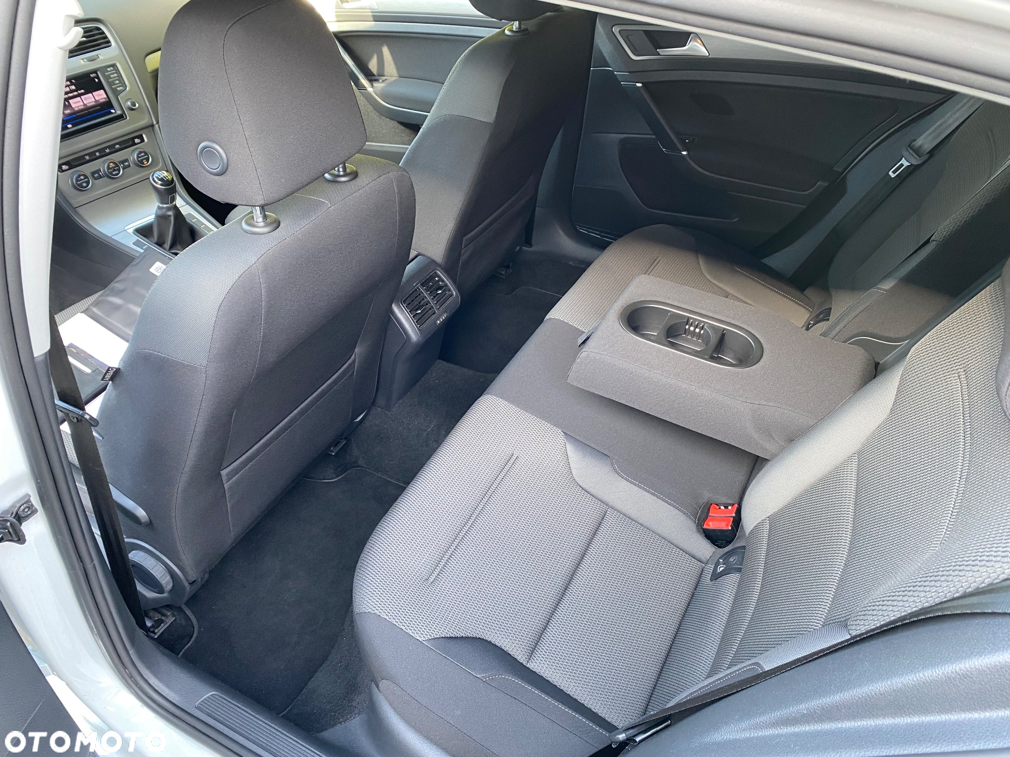 Volkswagen Golf - 22