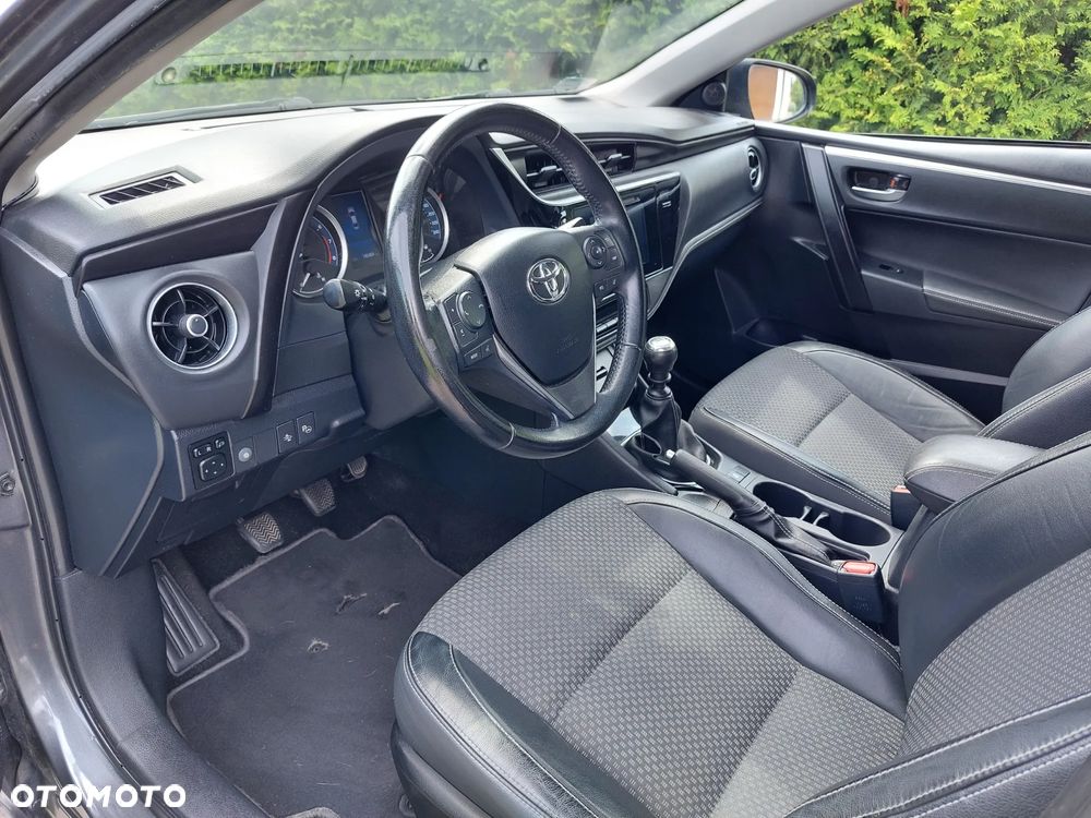Toyota Corolla 1.6 Prestige - 9