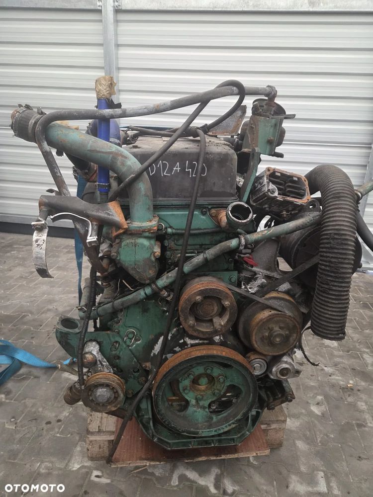 SILNIK KOPARKA VOLVO D12A D12D - 10