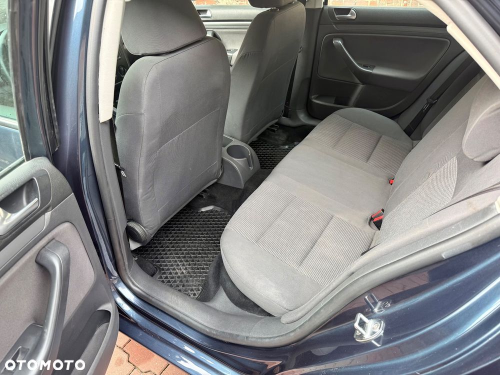 Volkswagen Jetta 1.6 Trendline - 6