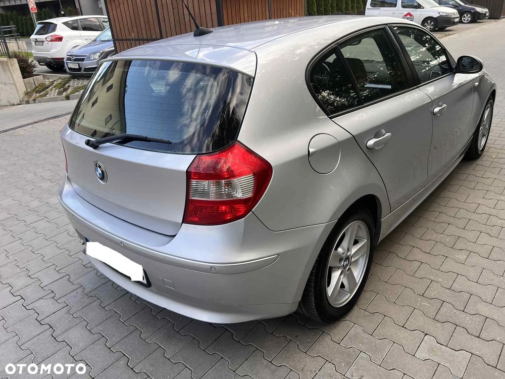 BMW Seria 1 120i - 26